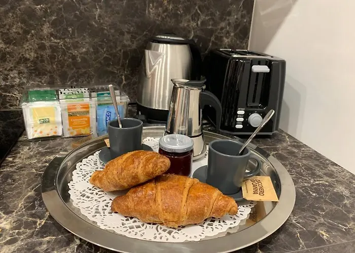 Casa Con Giardinetto Al Centro Di Daire Roma