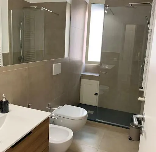 Daire Casa Con Giardinetto Al Centro Di