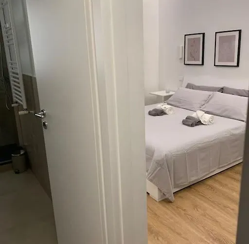 Casa Con Giardinetto Al Centro Di Daire Roma